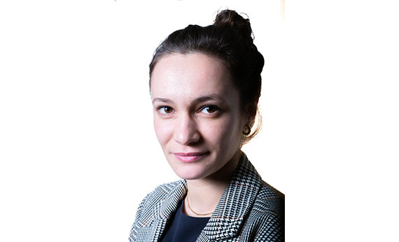 Maître Anne ROZÈS